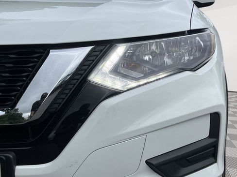 Used 2018 Nissan Rogue S AWD/4WD image 12