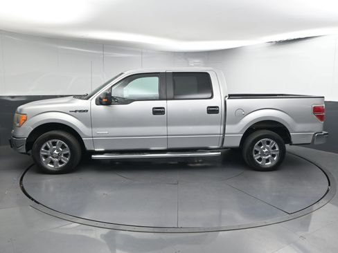 Used 2011 Ford F150 XLT w/ XLT Chrome Pkg image 5
