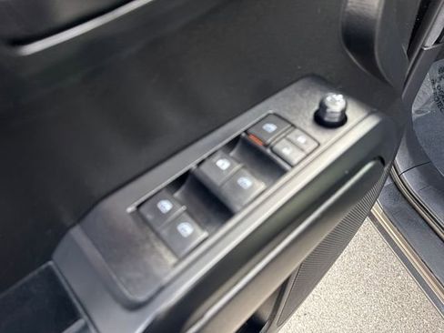 Used 2022 Toyota Tacoma SR image 10