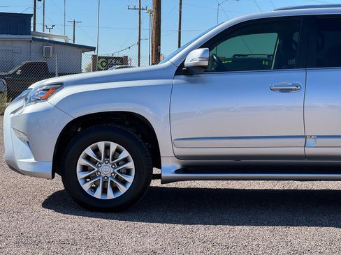 Used 2016 Lexus GX 460 w/ Premium Package image 4