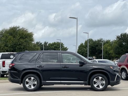 Used 2025 Honda Pilot EX-L image 3