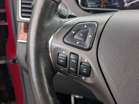 Used 2018 Lincoln MKT AWD image 20