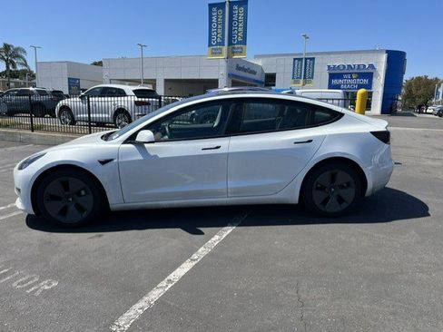 Used 2022 Tesla Model 3 Long Range AWD/4WD image 9