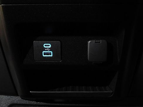 Used 2022 Ford F250 XLT w/ XLT Value Package image 59