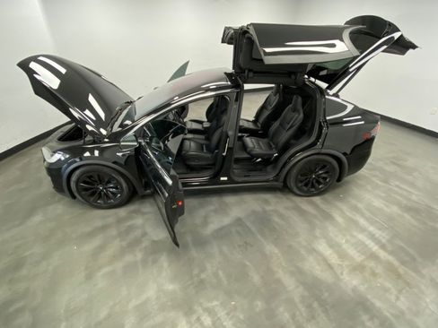 Used 2018 Tesla Model X 75D image 41