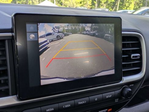 Used 2025 Hyundai Venue SEL FWD image 21