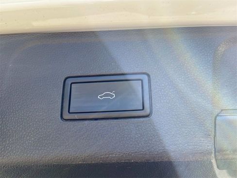 Used 2024 Volkswagen Atlas SE image 13