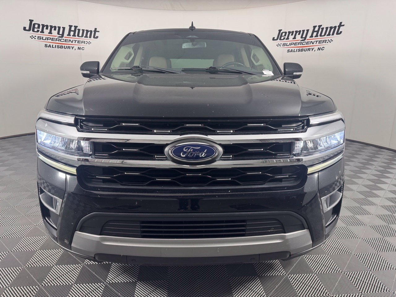 Used 2023 Ford Expedition Limited RWD image 4