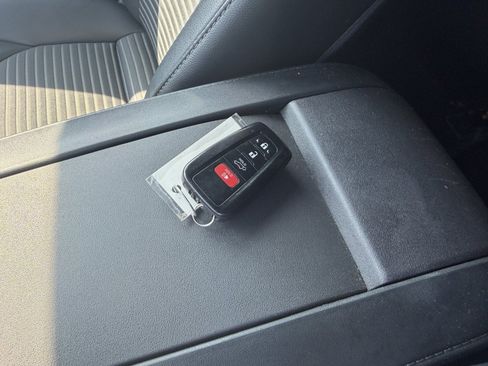 Used 2023 Toyota Highlander XSE AWD/4WD image 28