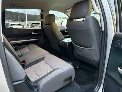 Used 2017 Toyota Tundra SR5 image 15