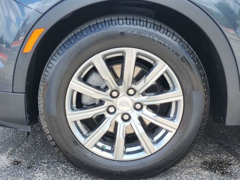 Used 2021 Cadillac XT4 Premium Luxury w/ Driver Awareness Package FWD image 9