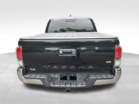 Used 2021 Toyota Tacoma TRD Off-Road AWD/4WD image 4