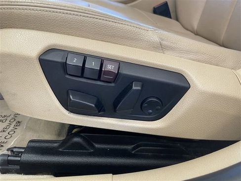 Used 2015 BMW 320i xDrive Sedan image 10