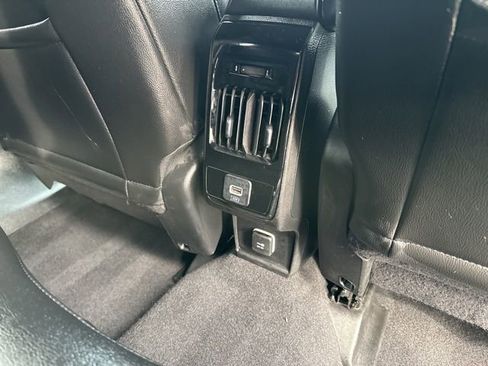 Used 2025 Jeep Compass Limited AWD/4WD image 17