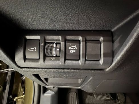 Used 2021 Subaru Outback Limited image 29