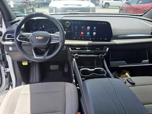 Used 2026 Chevrolet Traverse LT w/ Driver Confidence Package FWD image 12
