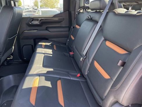 Used 2023 GMC Sierra 1500 AT4 w/ AT4 Premium Package image 32