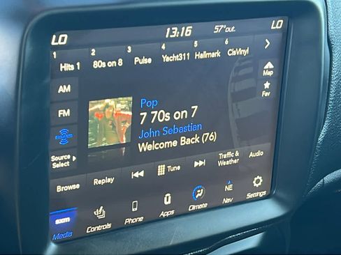 Certified 2022 Jeep Renegade Altitude w/ Sun/Sound Group image 15