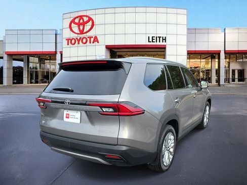 Certified 2025 Toyota Grand Highlander AWD image 5