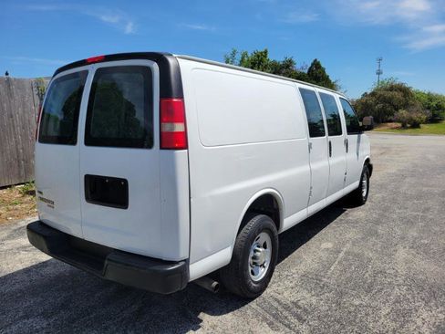 Used 2011 Chevrolet Express 3500 Extended RWD image 37