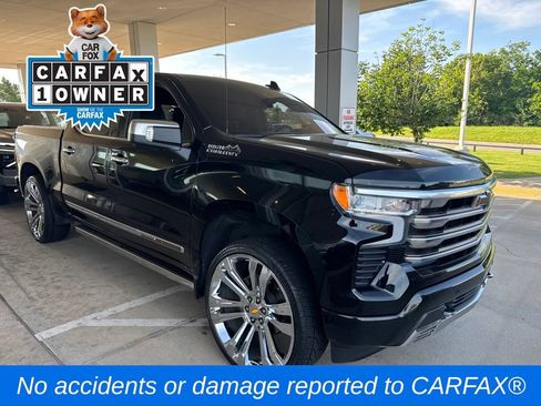 Used 2022 Chevrolet Silverado 1500 High Country w/ High Country Premium Package AWD/4WD image 3