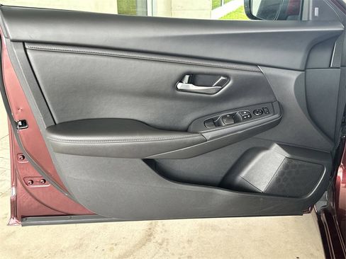 Used 2023 Nissan Sentra SV image 10