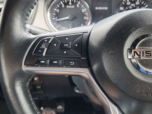 Used 2018 Nissan Rogue SV AWD/4WD image 38