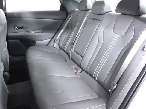 Used 2025 Hyundai Elantra SEL FWD image 35
