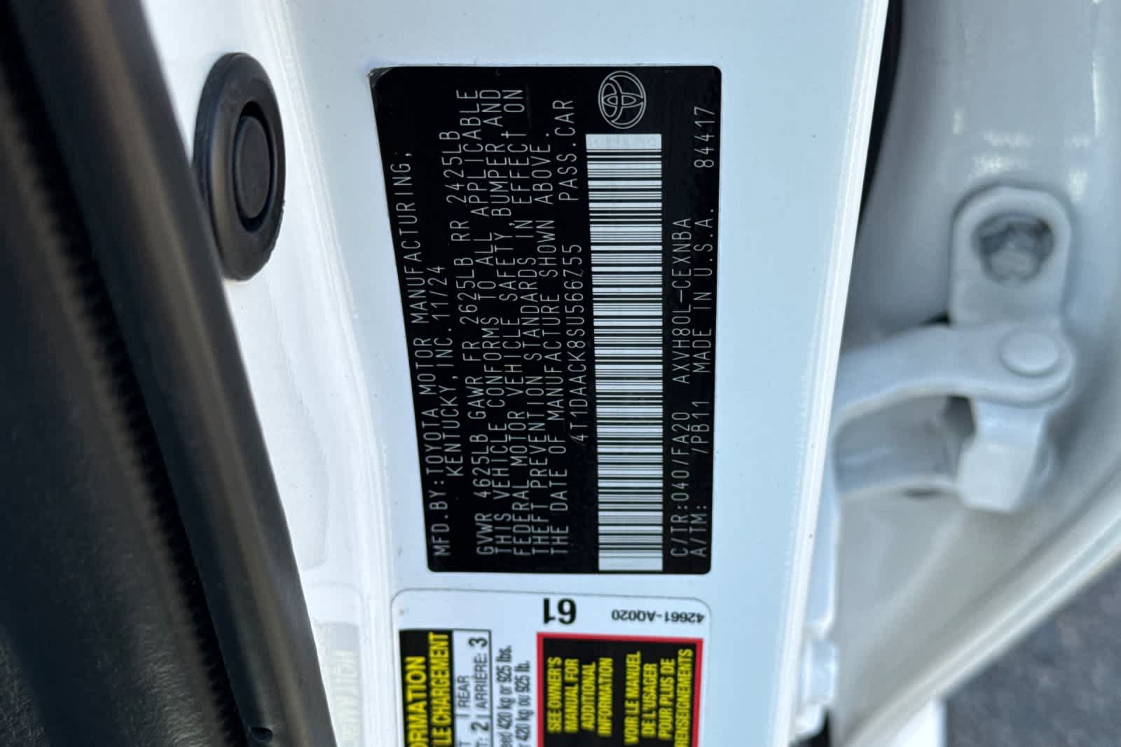 Used 2025 Toyota Camry LE FWD image 31
