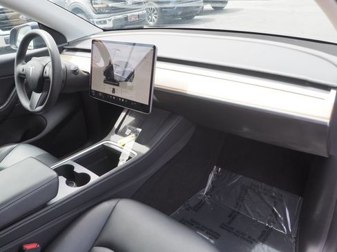 Used 2022 Tesla Model Y Long Range AWD/4WD image 21