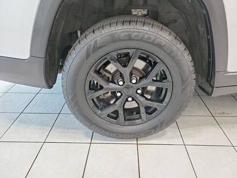 Certified 2024 Jeep Grand Cherokee L Laredo AWD/4WD image 50