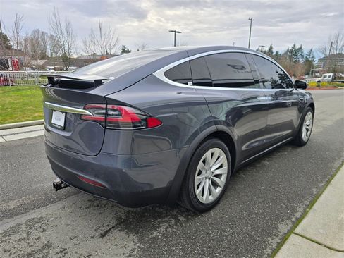 Used 2017 Tesla Model X 90D image 5