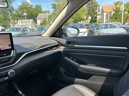 Certified 2024 Nissan Altima 2.5 SR w/ SR Premium Package AWD/4WD image 23