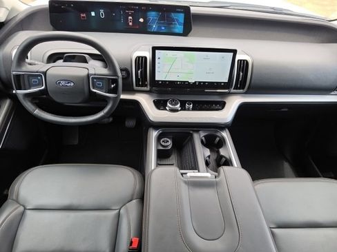 Used 2025 Ford Expedition Max Active RWD image 5
