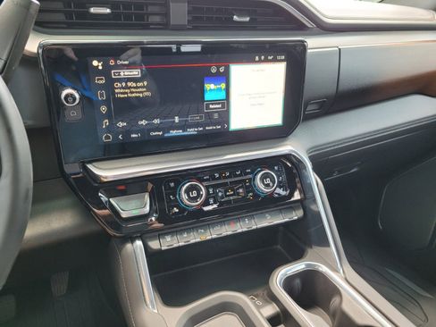 Certified 2024 GMC Sierra 2500 Denali w/ Denali Reserve Package image 10