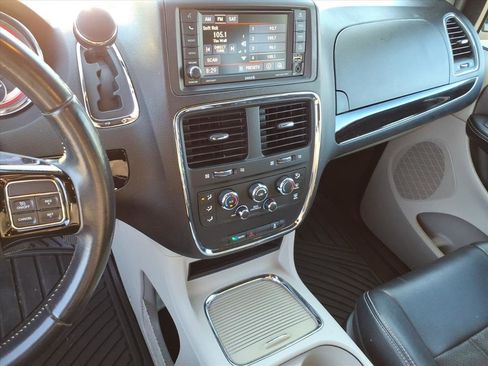 Used 2019 Dodge Grand Caravan SXT FWD image 33