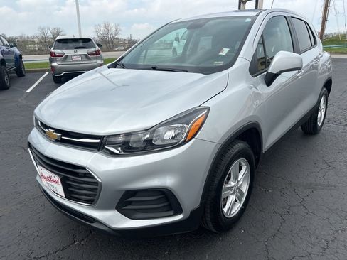 Used 2022 Chevrolet Trax LS w/ Tint and Cruise Package AWD/4WD image 9