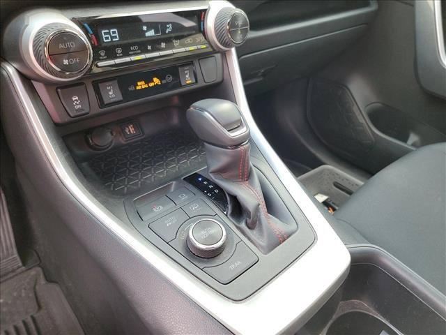 Used 2024 Toyota RAV4 SE w/ Weather & Moonroof Package AWD/4WD image 12