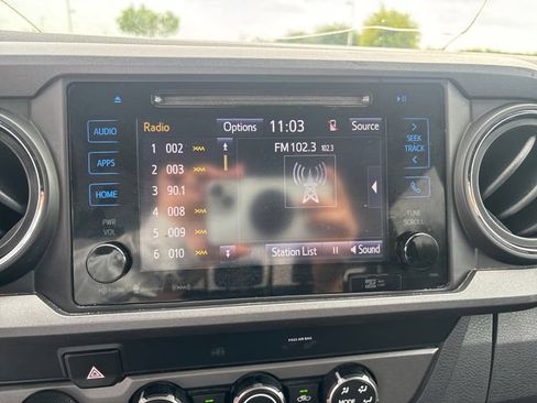 Used 2019 Toyota Tacoma TRD Sport w/ Technology Package AWD/4WD image 19