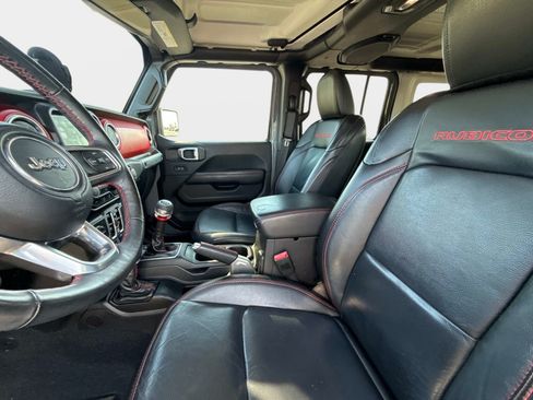 Used 2018 Jeep Wrangler Unlimited Rubicon w/ Dual Top Group AWD/4WD image 22