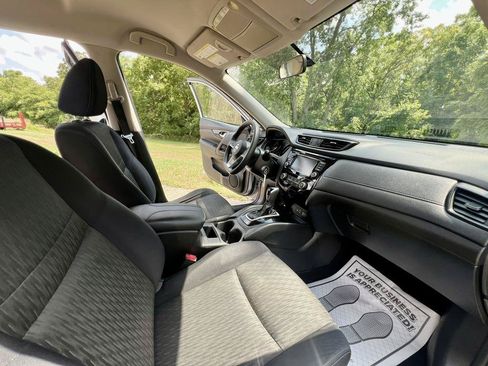 Used 2018 Nissan Rogue S AWD/4WD image 8
