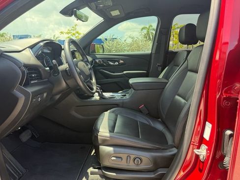 Used 2022 Chevrolet Traverse RS FWD image 10