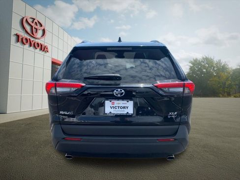 Used 2025 Toyota RAV4 XLE AWD/4WD image 4