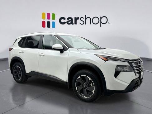 Used 2024 Nissan Rogue SV w/ SV Premium Package image 7