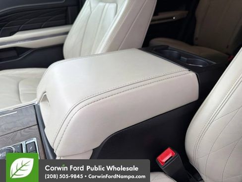 Used 2019 Ford Expedition Platinum AWD/4WD image 23