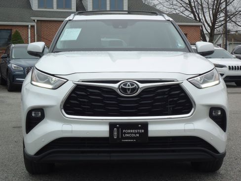 Used 2024 Toyota Highlander Limited image 8