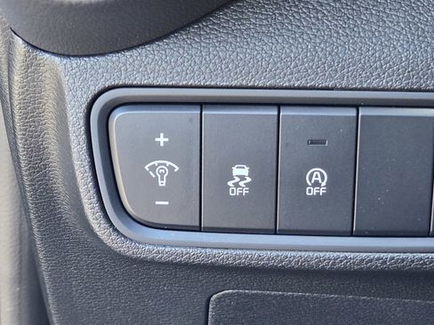 Certified 2025 Kia Soul LX FWD image 24