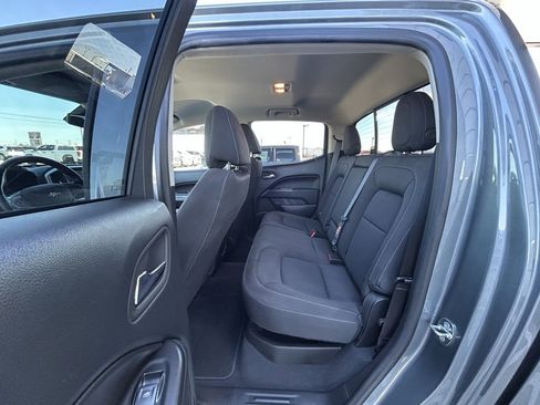 Used 2022 Chevrolet Colorado LT w/ LT Convenience Package image 8