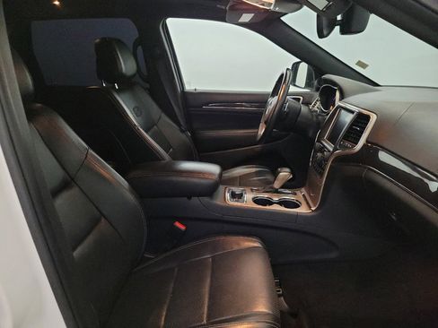 Used 2017 Jeep Grand Cherokee Overland AWD/4WD image 21