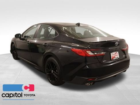 Used 2025 Toyota Camry SE FWD image 4